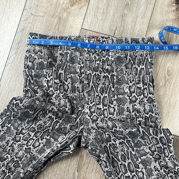 SPANX Jean-ish Snake Skin Print Jeggings Leggings Pants - Picture 13 of 13